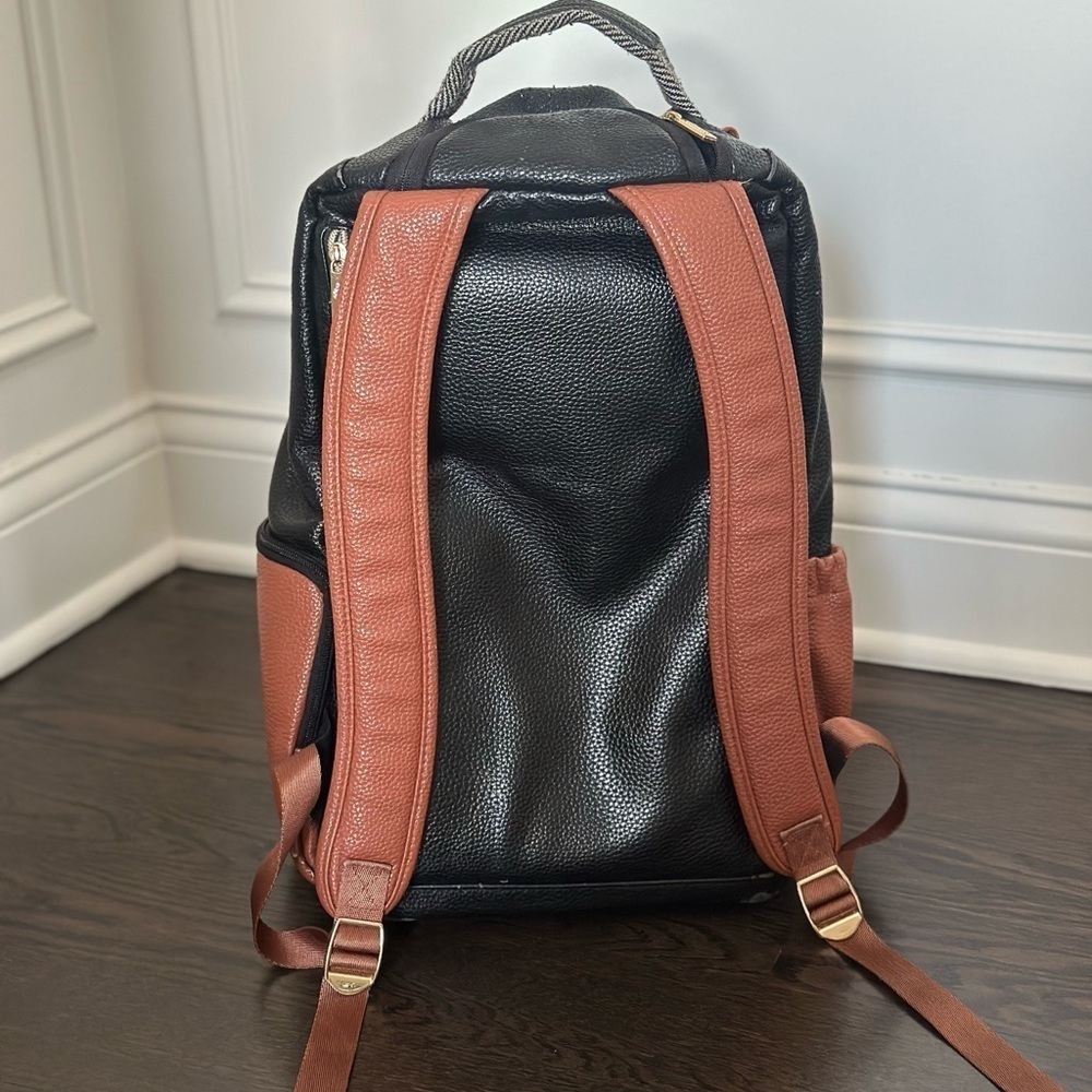 Itzy Ritzy Brown and White Baby Diaper Bag with Leather Accents - Picture 7 of 11